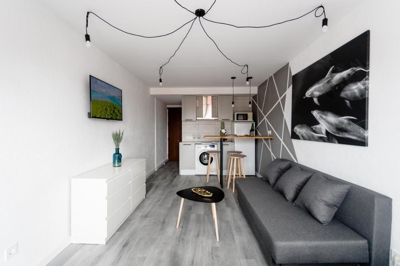 Modern Studio With See And City View เบนิดอร์ม ภายนอก รูปภาพ