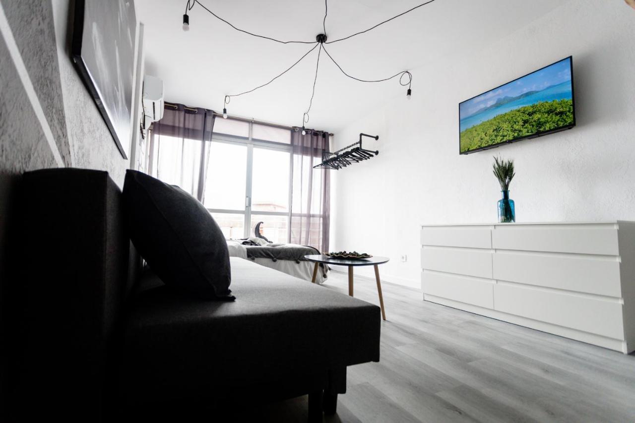 Modern Studio With See And City View เบนิดอร์ม ภายนอก รูปภาพ